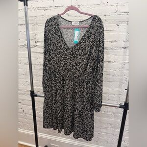 NWT Kaileigh Black and Cream Floral Long Sleeve Dress